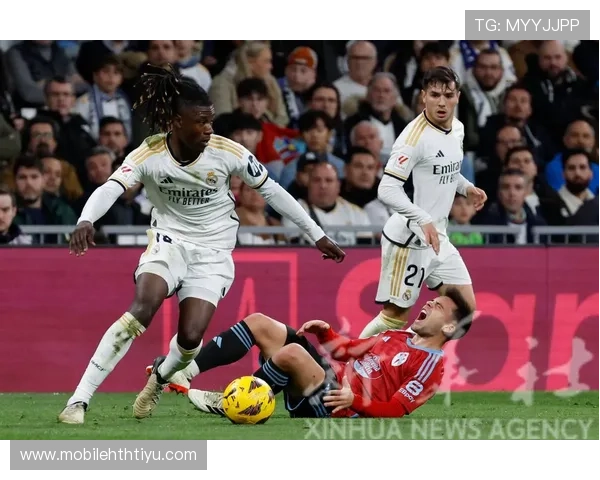 华体会体育网站成功赞助皇马引发足球界广泛关注与合作新机遇